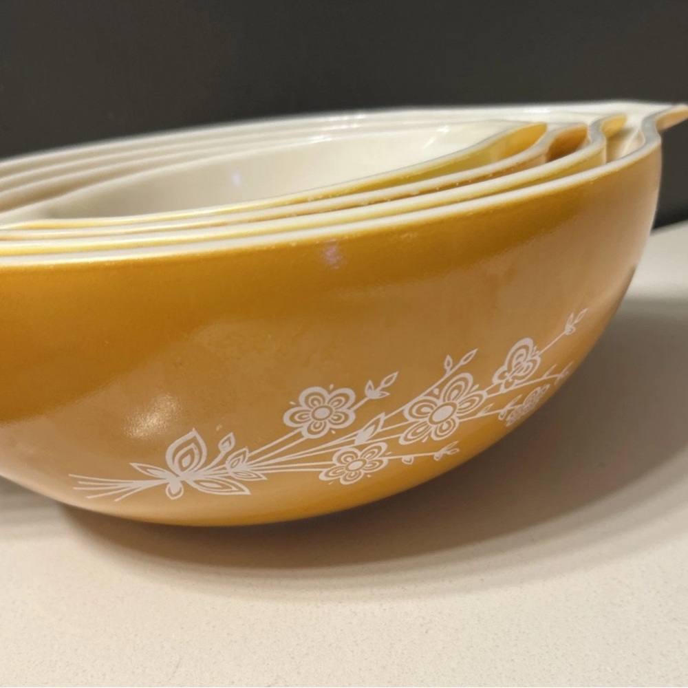 Vintage pyrex white and Orange butterfly Gold Cinderella 4 Mixing Bowls - Picture 6 of 11